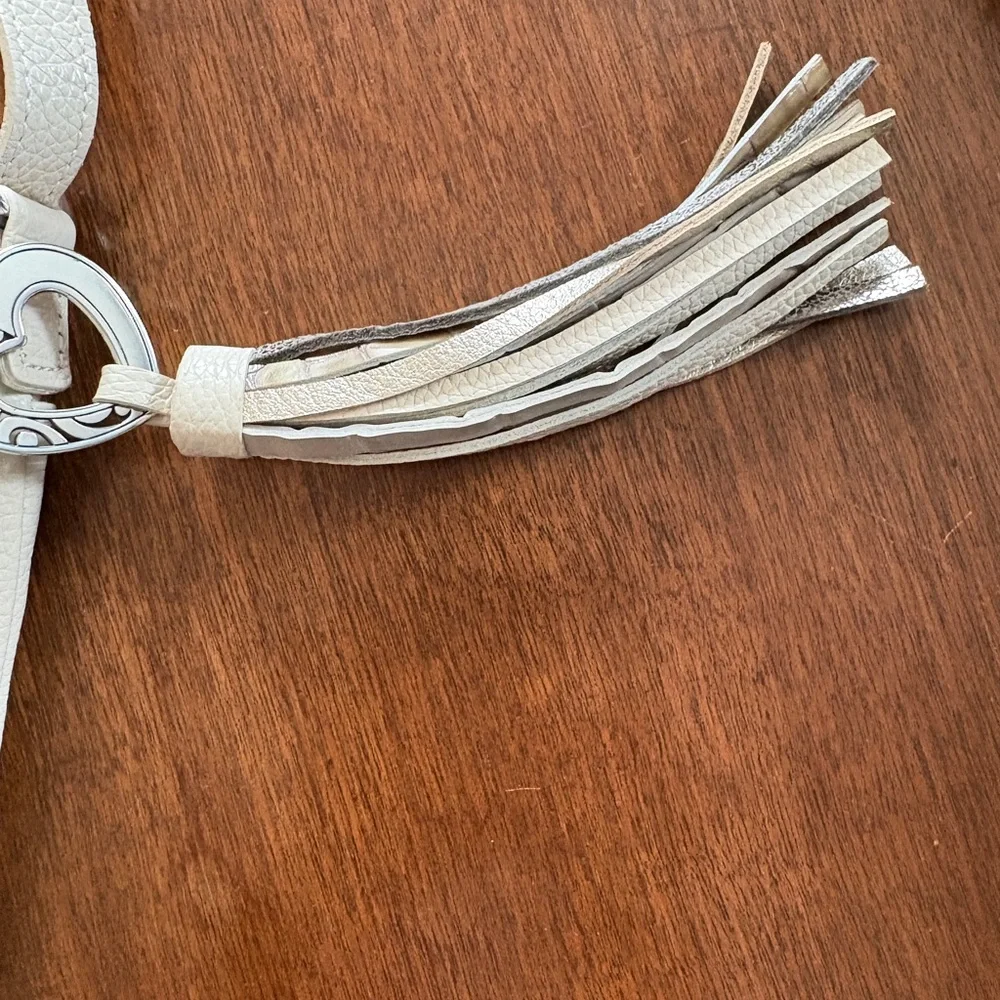 Brighton Collectibles Elegant Leather Cream Crossbody Bag   with Heart Accent - Picture 3 of 9